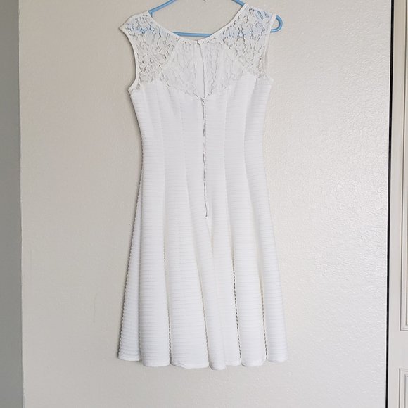 Danny and Nicole  white dress size 6 - Picture 2 of 5